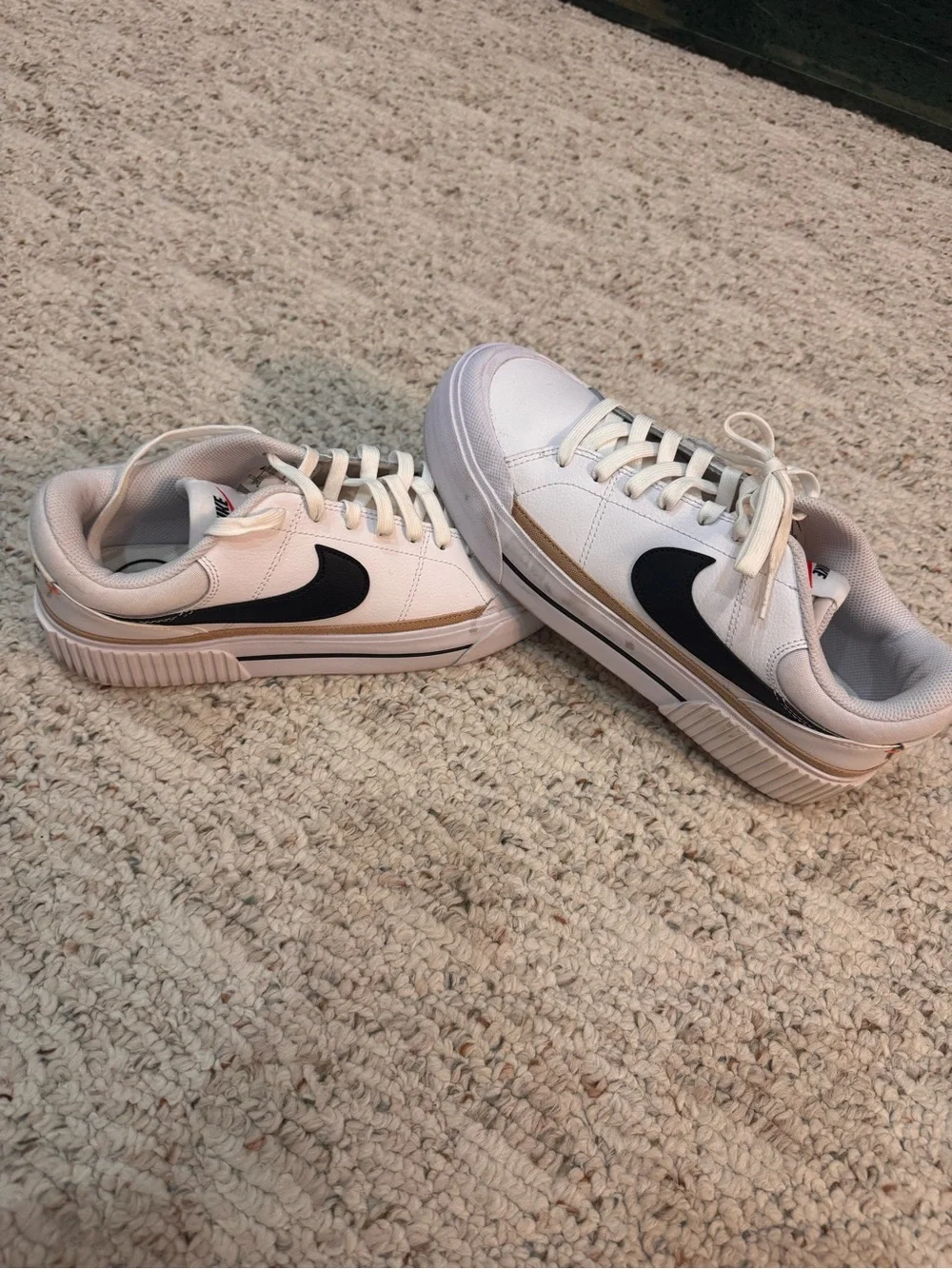 Nike Court Legacy Lift Sneakers